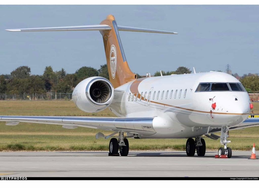 Aden Jet’in uçuş planlama sürecini gösteren; rota, saat ve uçak seçiminin adım adım netleştiği özel jet organizasyonu