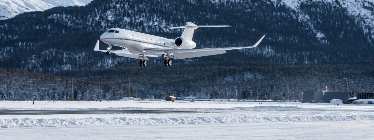 Bayram döneminde özel uçak kiralama; yoğunluktan etkilenmeden, esnek saatli ve konforlu uçuş planı