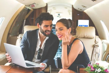 Sevgililer Günü için özel uçak kiralama; romantik bir kaçamak için konforlu ve kişiye özel uçuş planı